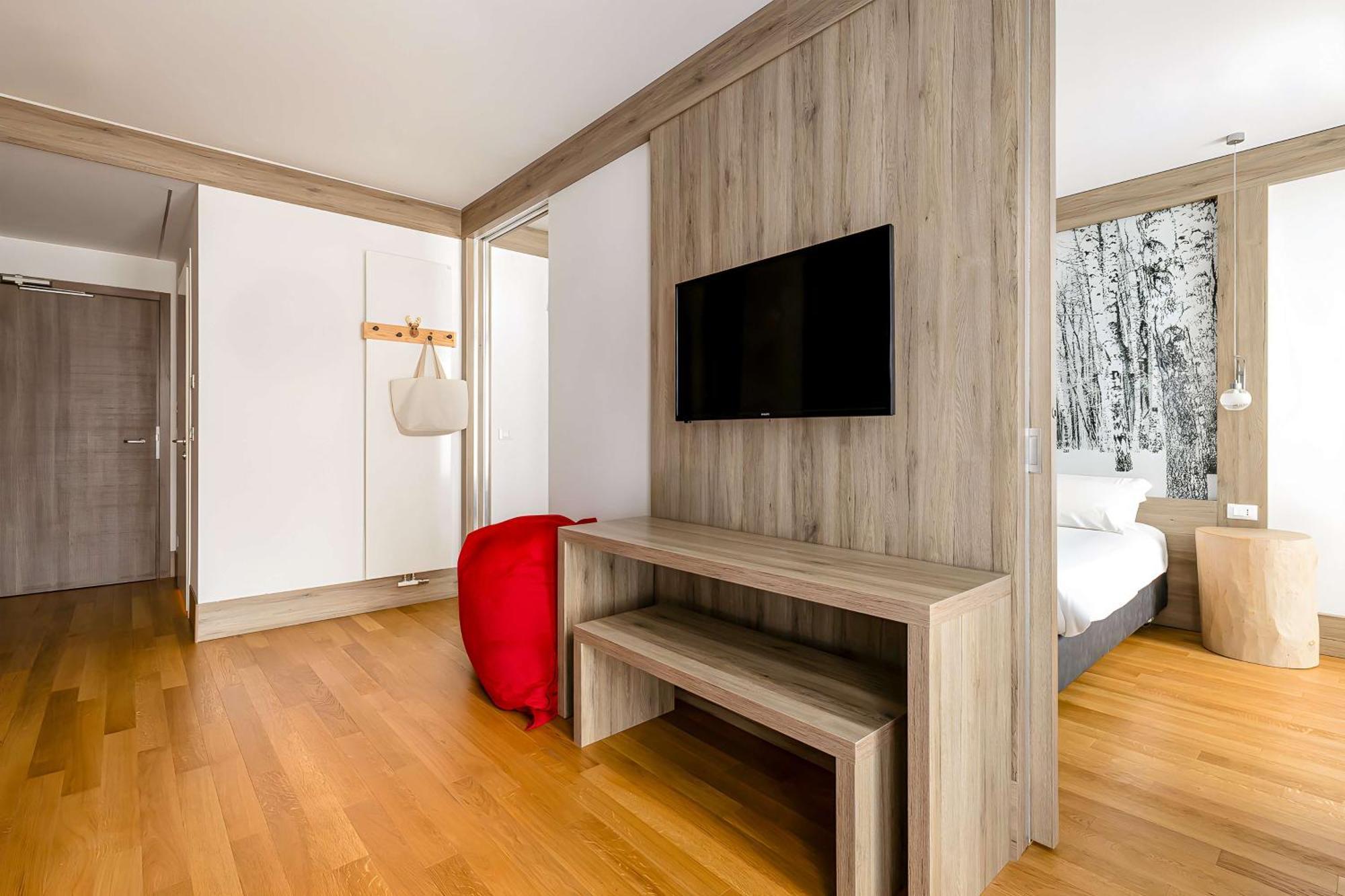 Nh Collection Alagna Mirtillo Rosso Exteriör bild