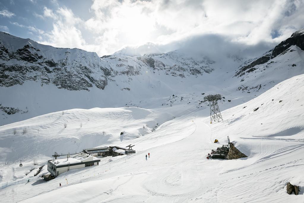 Nh Collection Alagna Mirtillo Rosso Exteriör bild